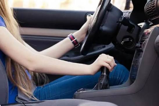 chẩn đoán nhanh nguyên nhân xe bị giật khi tăng tốc