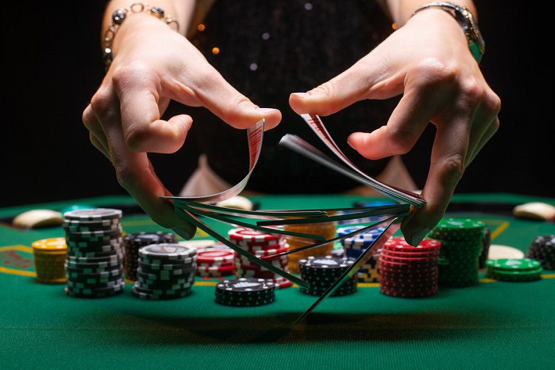 Top 4 Chiến Thuật Chọn Bàn Poker Kinh Điển Cho Anh Em
